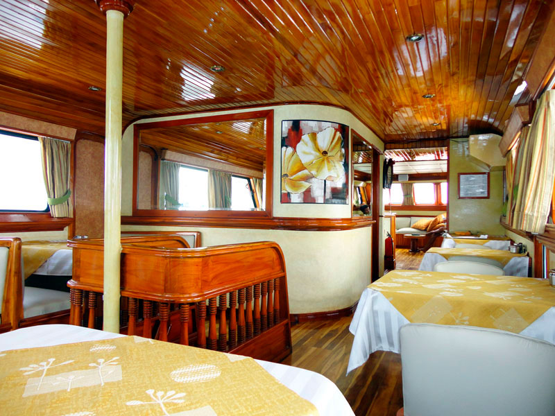 dining Estella del Mar